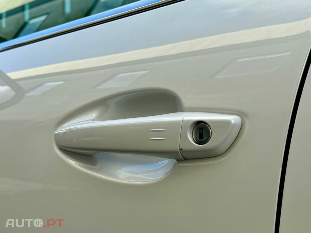 Peugeot 3008 1.5 BlueHDi GT EAT8