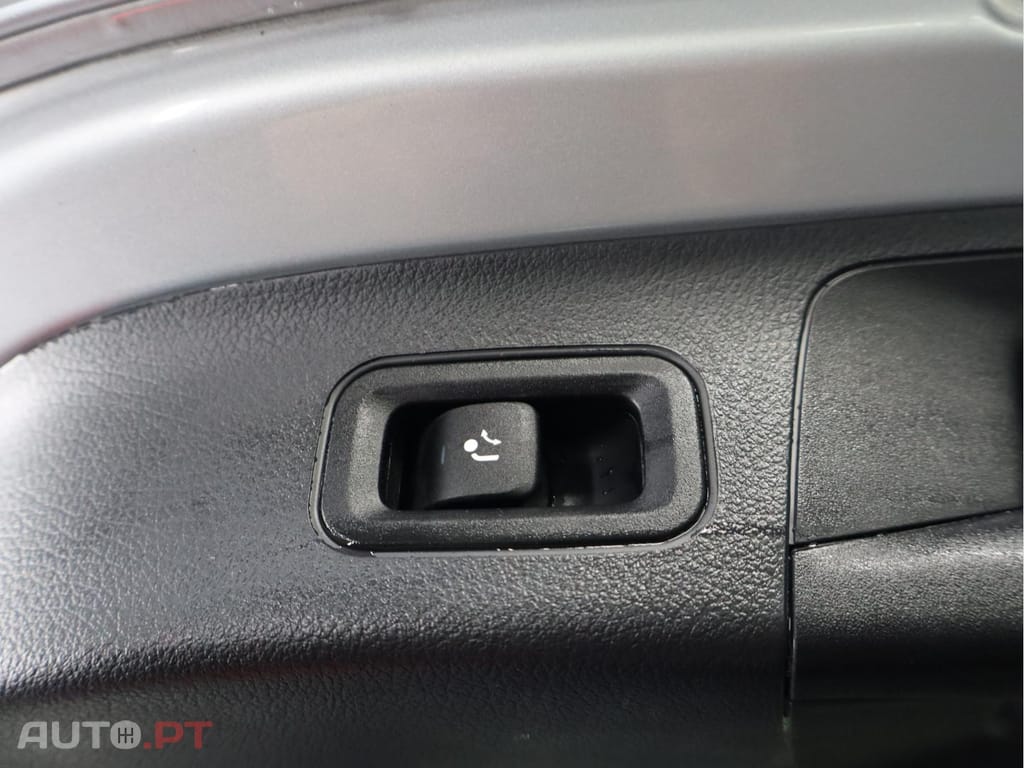 Mercedes-Benz GLA 250 e AMG LINE