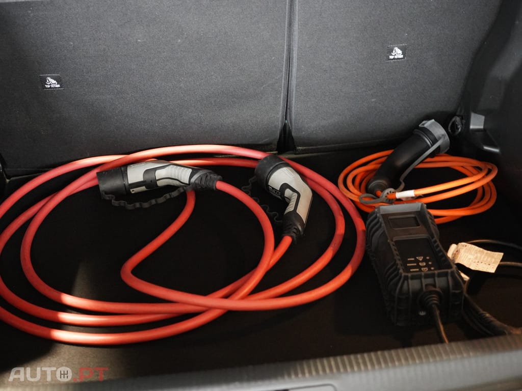 Peugeot E-2008 50 kWh Active