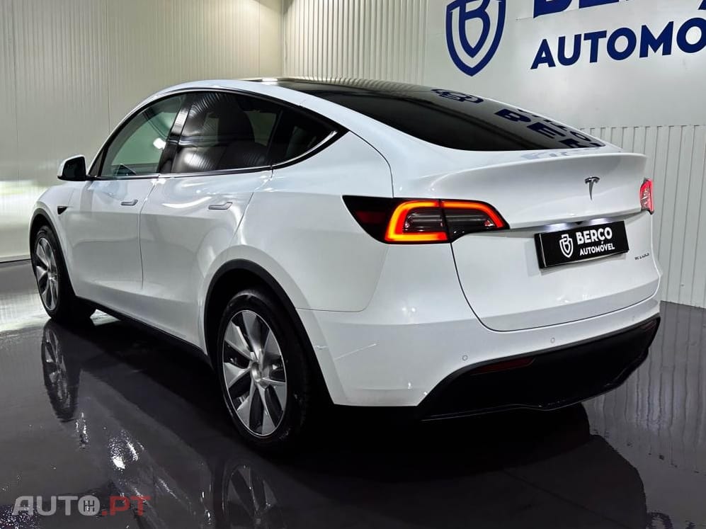 Tesla Model Y Long Range Dual Motor AWD