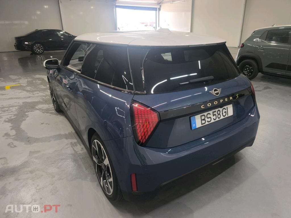 MINI Cooper Cooper SE Favoured M