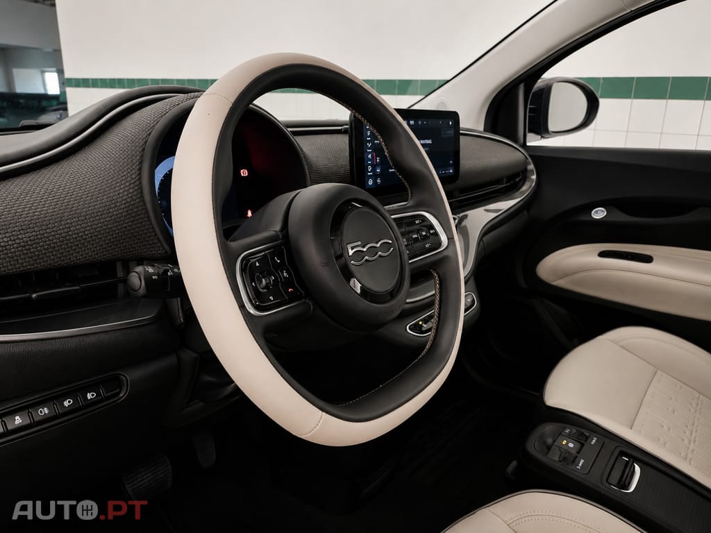 Fiat 500e La Prima