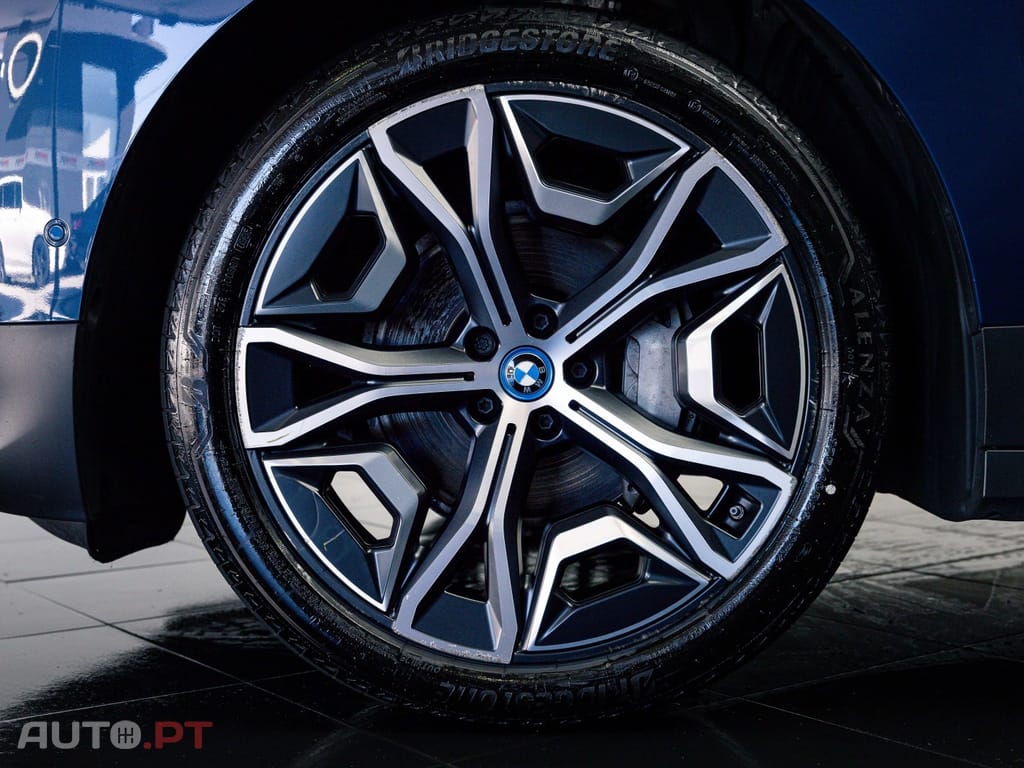BMW iX xDrive 40