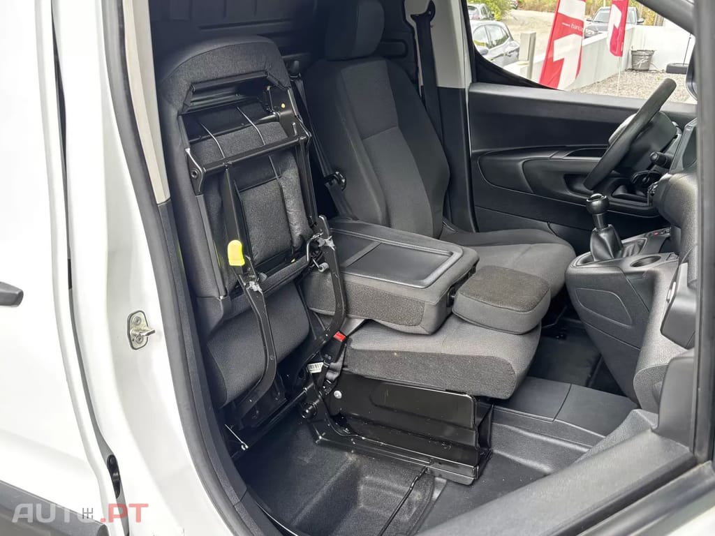 Peugeot Partner PARTNER 1.5 BLUEHDI PRO ST 3-LUG ( iva dd )