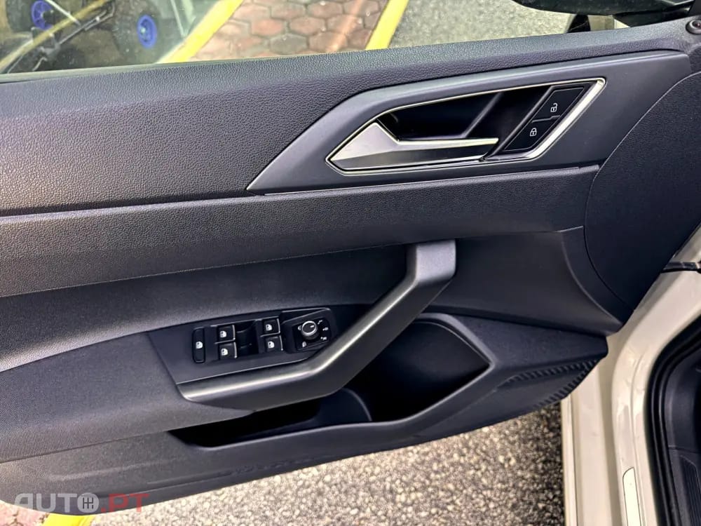 Volkswagen Taigo 1.0 TSI R-Line DSG