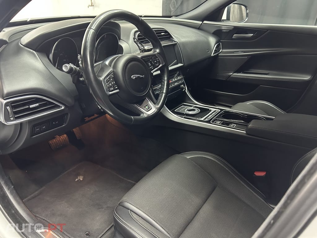 Jaguar XE 2.0 D R-Sport Aut.