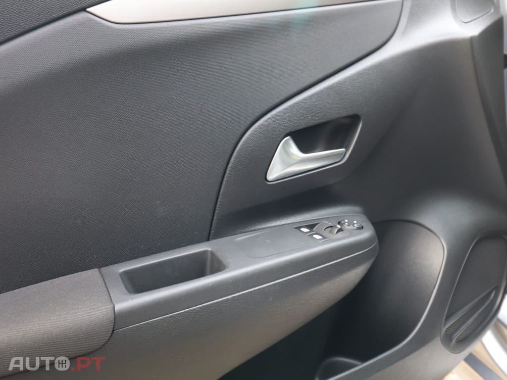 Opel Corsa 1.5 D Business — fotografia 13