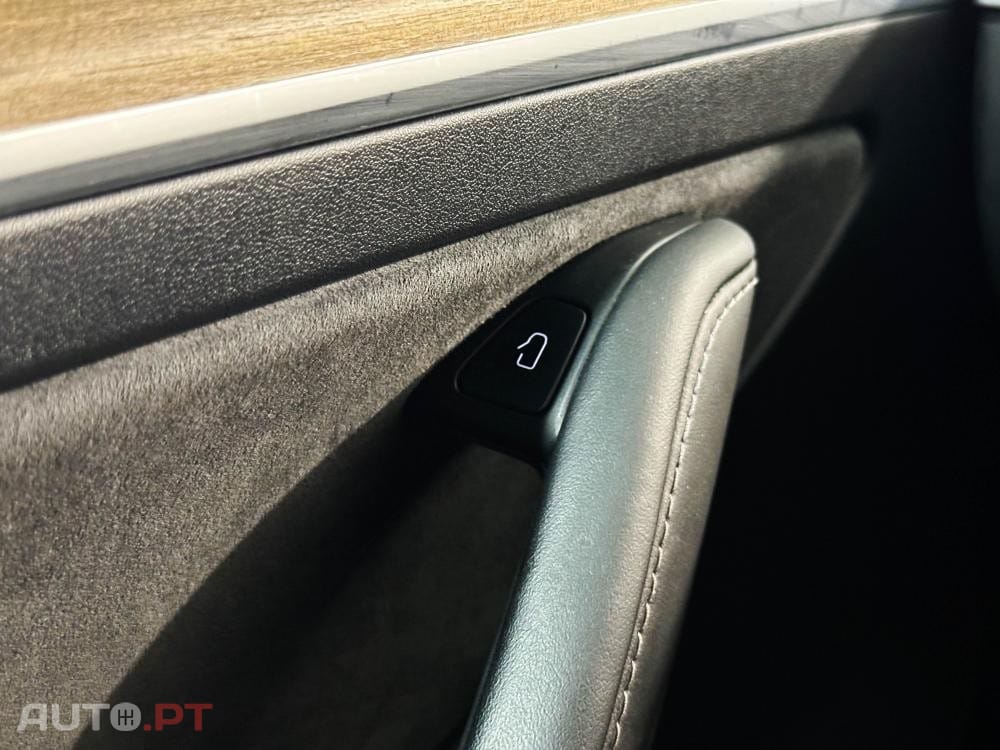Tesla Model Y Long Range Dual Motor AWD