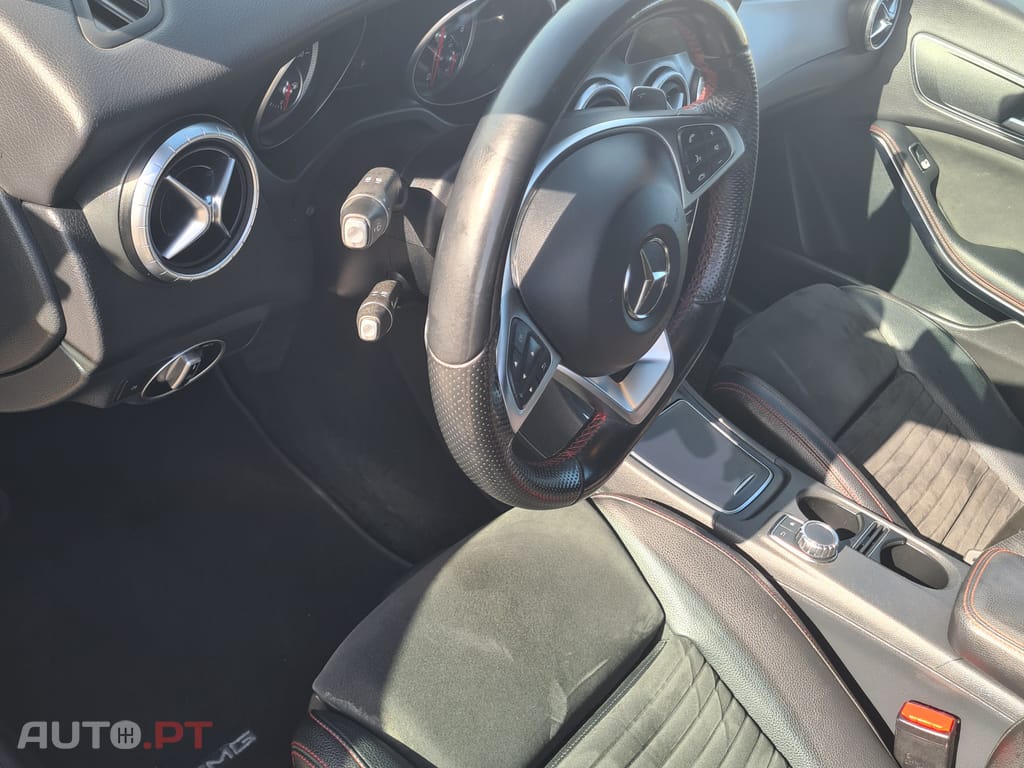 Mercedes-Benz CLA 220 AMG line aut