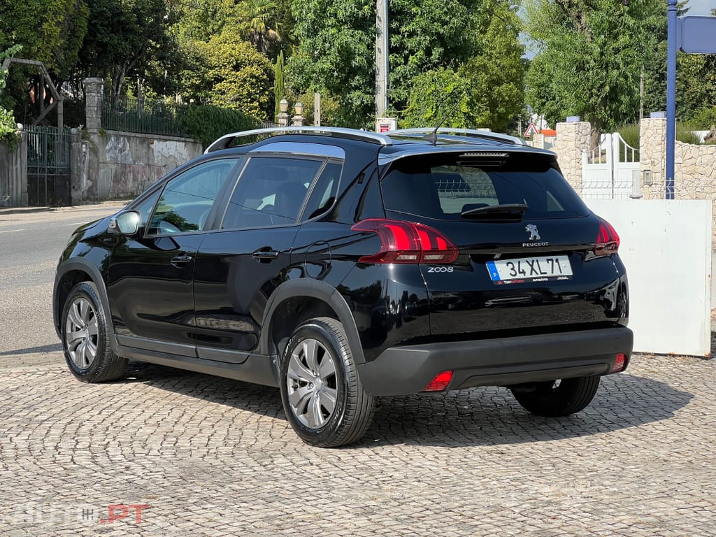 Peugeot 2008 1.5 BlueHDi Signature