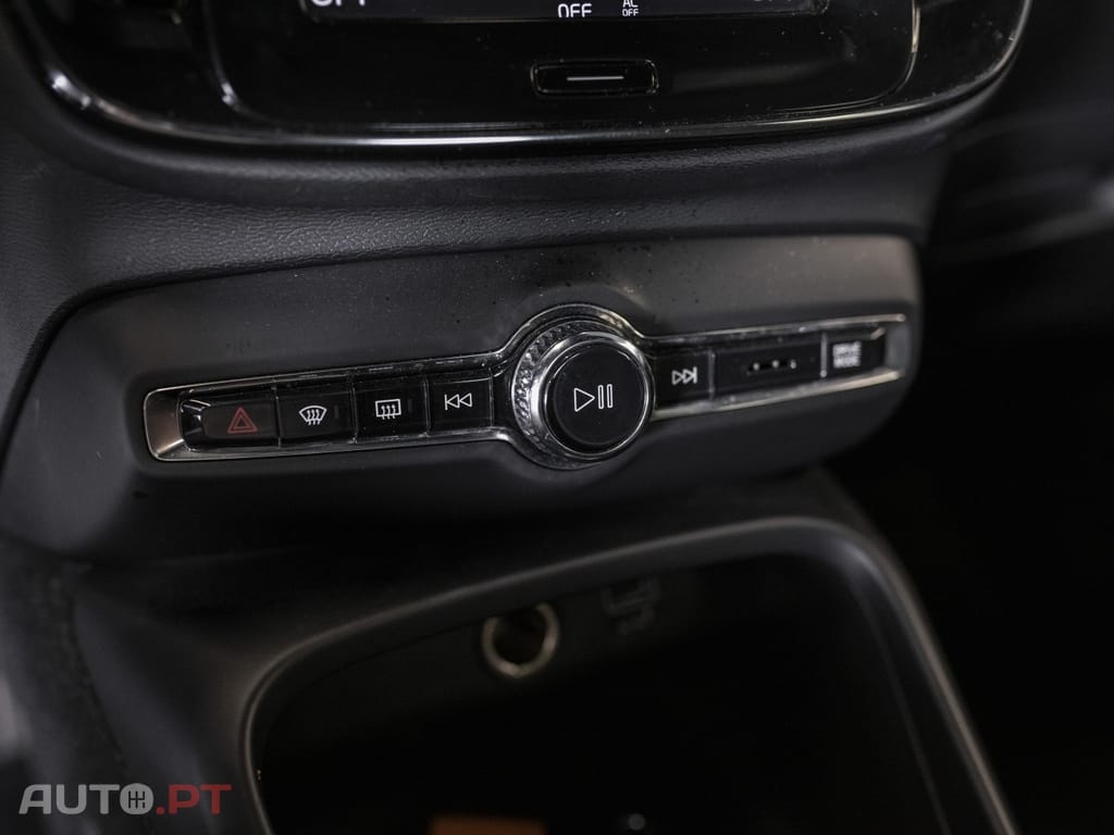 Volvo XC40 T5 Recharge DKG Plus Dark