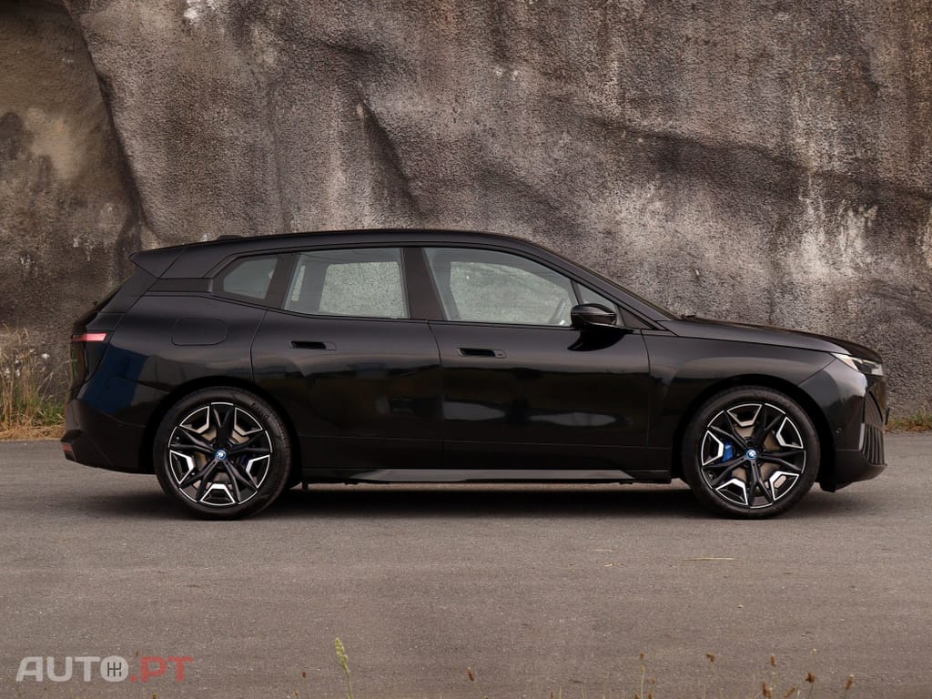BMW iX xDrive 50 Pack Desportivo