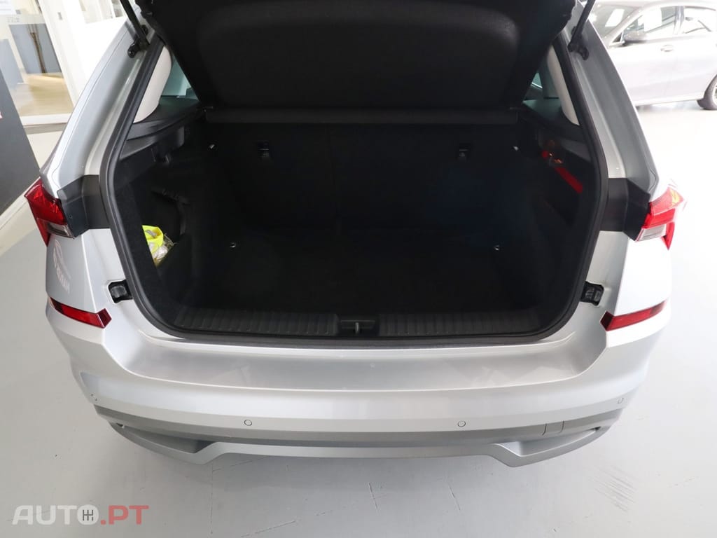 Skoda Kamiq 1.0 TSI Selection — fotografia 18