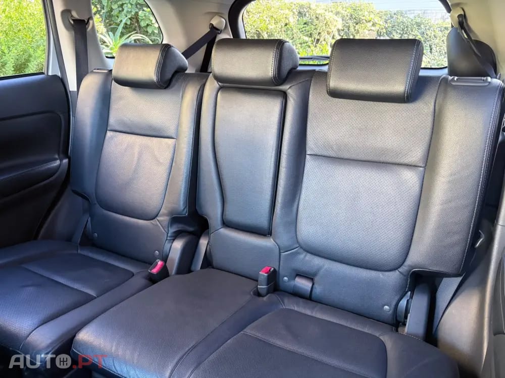 Mitsubishi Outlander 2.2 DI-D Instyle Navi