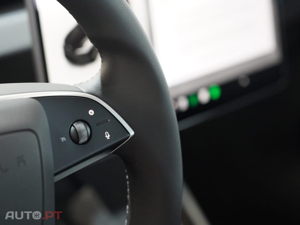 Tesla Model 3 Tração Traseira
