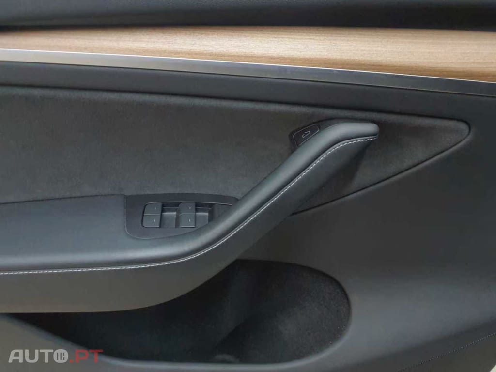 Tesla Model Y Long Range Dual Motor AWD I.V.A DEDUTIVEL