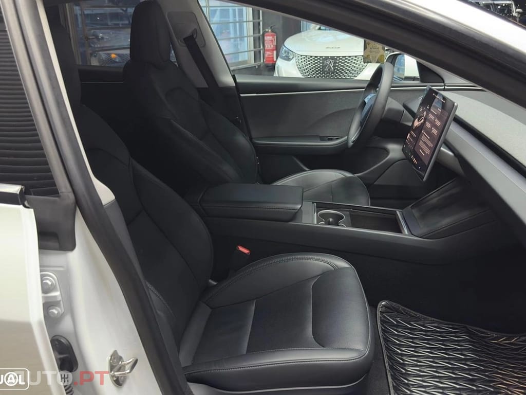 Tesla Model 3 Tração Traseira