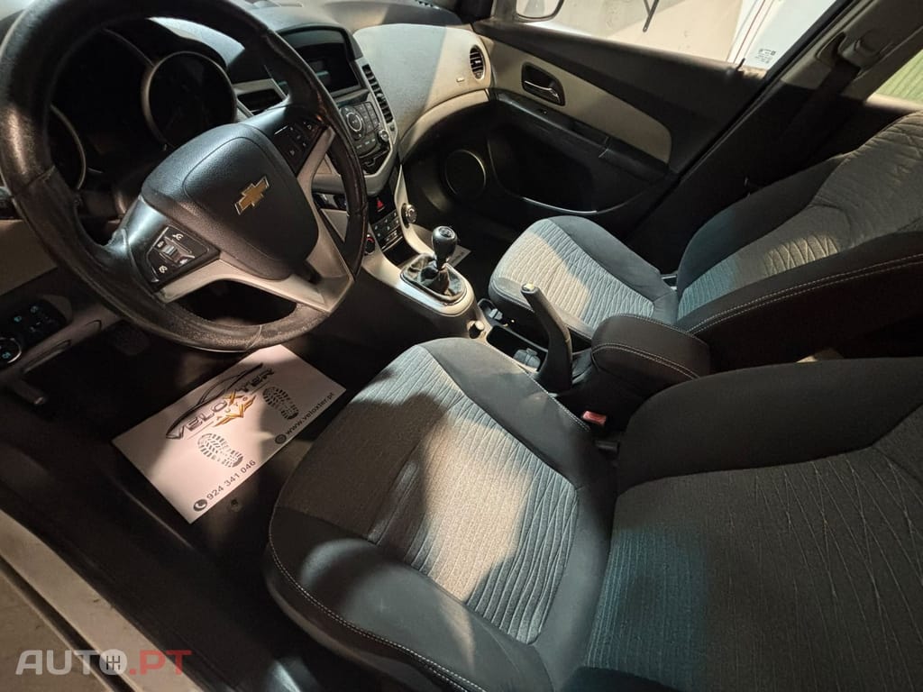 Chevrolet Cruze 1.6 LS