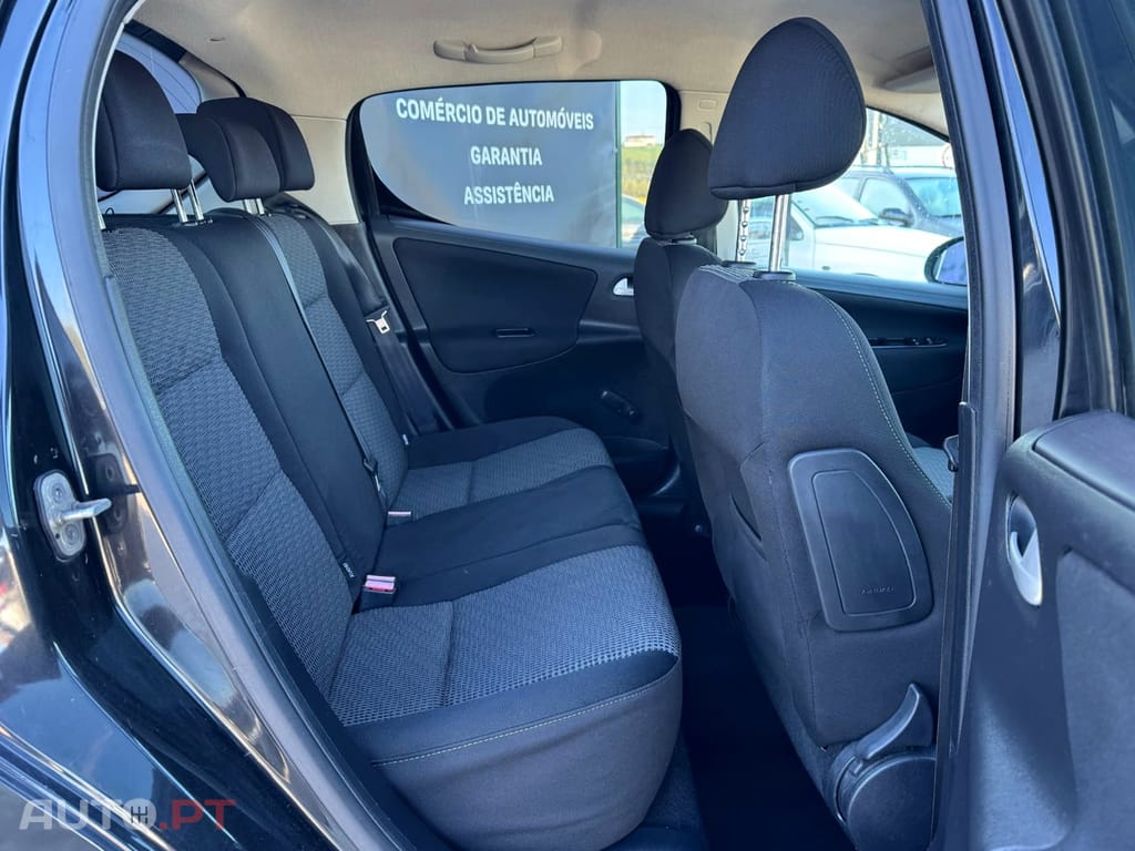 Peugeot 207 1.4 HDi SE Sportium- Garantia Incluída