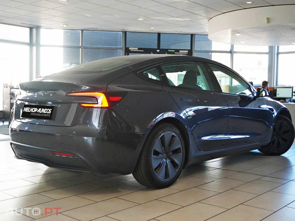 Tesla Model 3 Standard Range Plus RWD