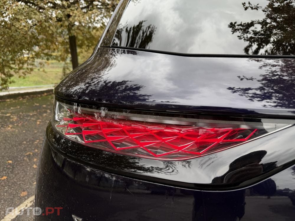 DS DS7 Crossback E-Tense Performance Line EAT8