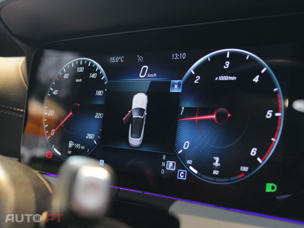 Mercedes-Benz E 220 AMG LINE