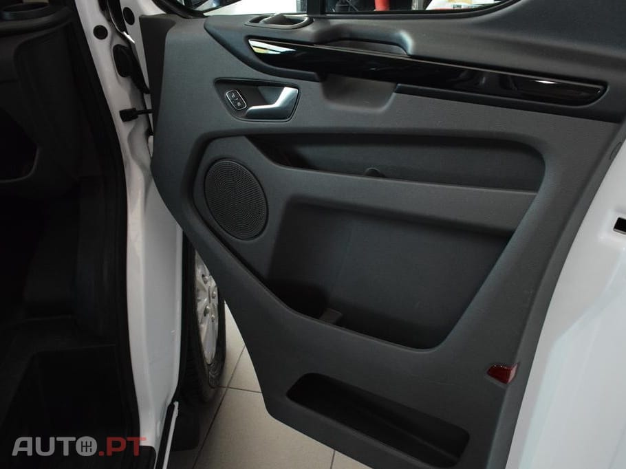 Ford Transit Custom Outro