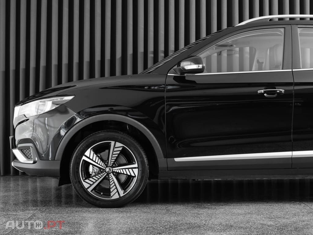 MG ZS EV 44.5 kWh Luxury