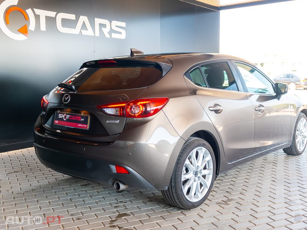 Mazda 3 1.5 Sky-D Excellence Navi
