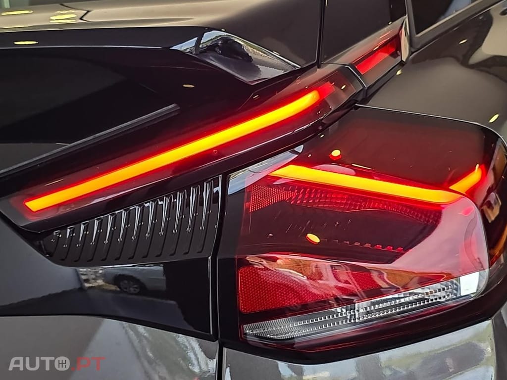 Citroen C4 BlueHDi 130 Stop&Start EAT8 SHINE