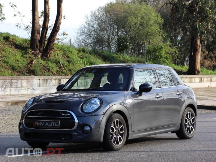 MINI Cooper Cooper SD Auto Desportiva