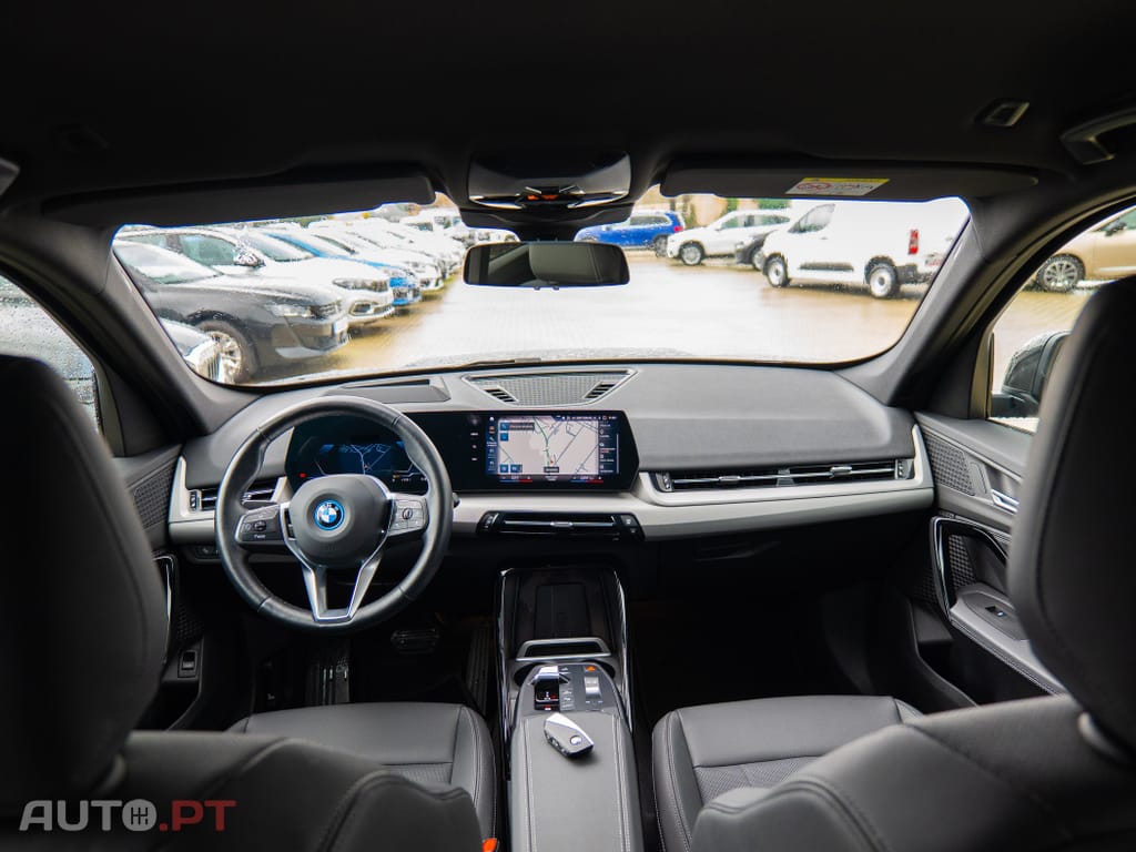 BMW iX1 xDrive30