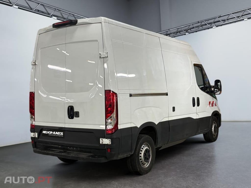 Iveco Daily 3.0 HPi 35S14 L2H2