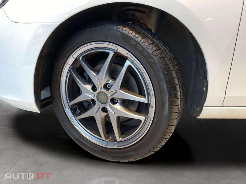 Volkswagen Golf 1.2 TSI Basis BlueMotion Tech
