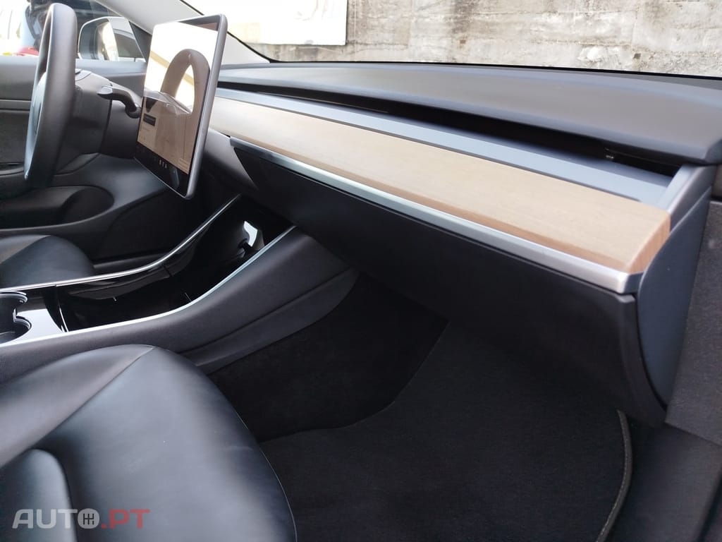 Tesla Model 3 Standard Range Plus RWD