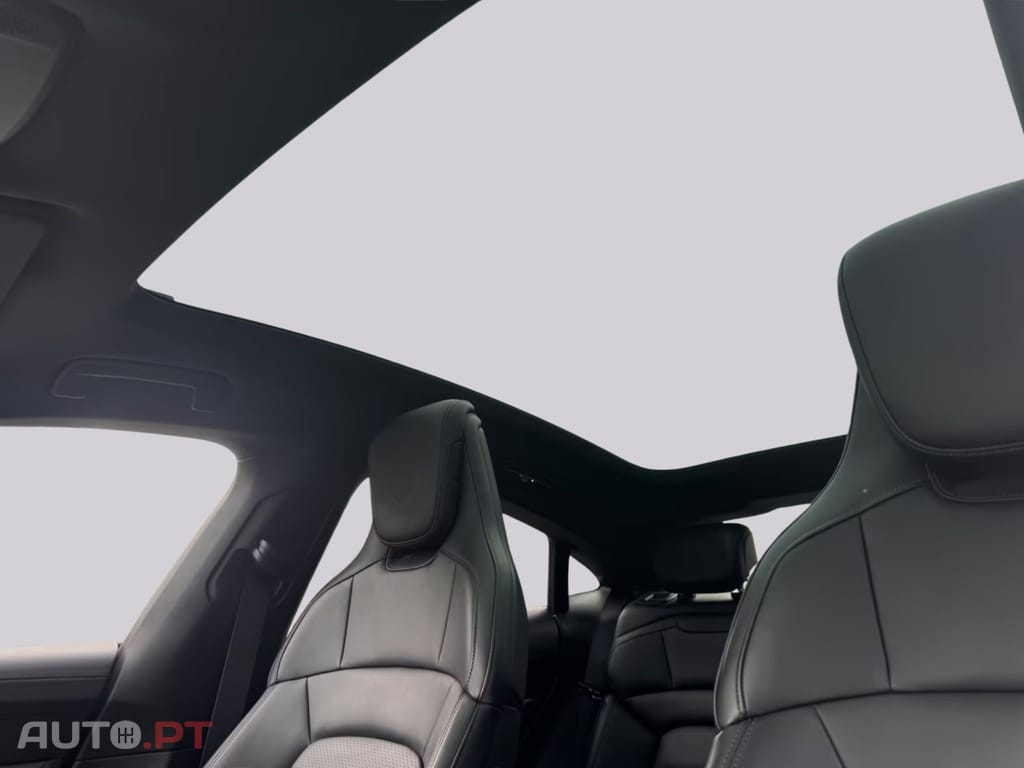 Porsche Taycan 92 % I.V.A DEDUTIVEL 