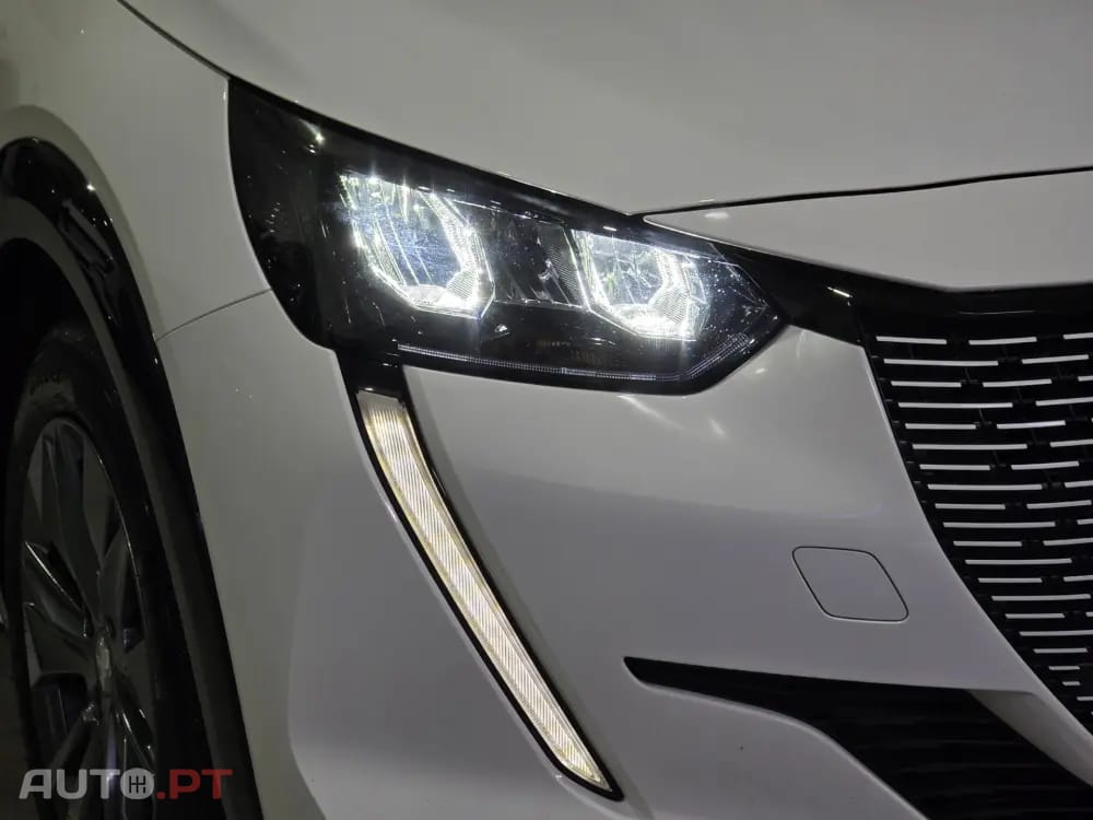 Peugeot E-208 50 kWh SE Style