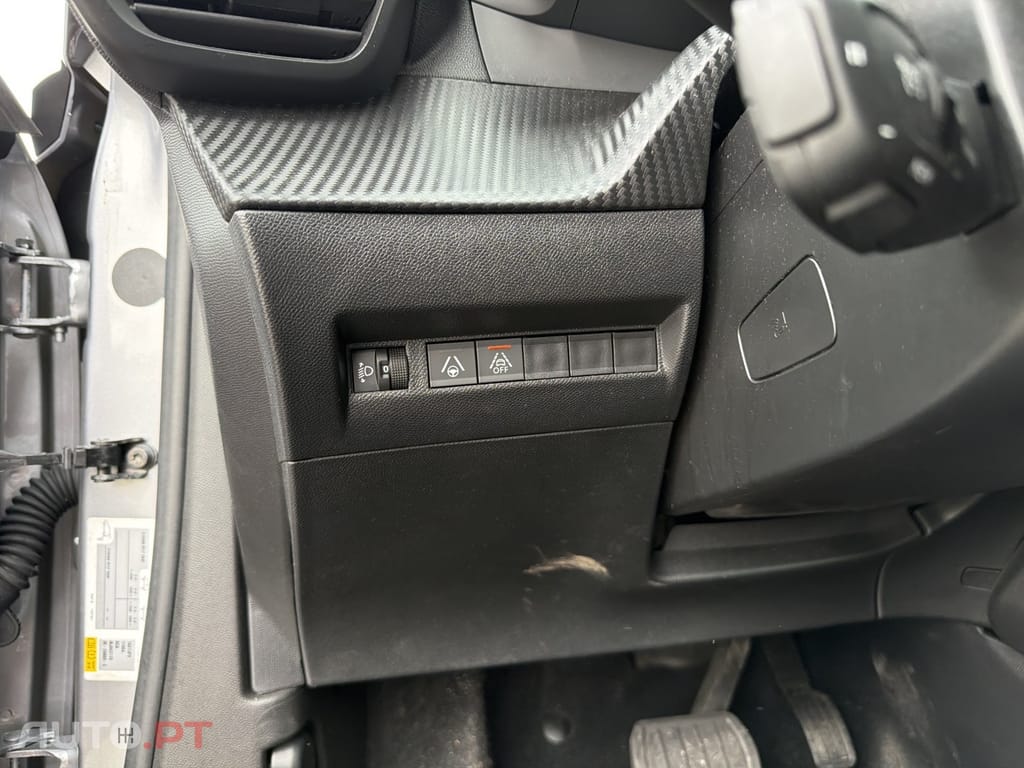 Peugeot E-2008 50 kWh Allure