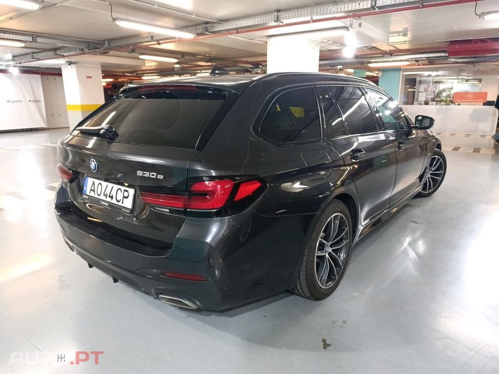 BMW 530 e Pack Desportivo M