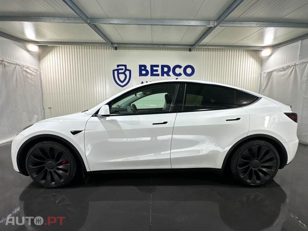 Tesla Model Y Performance Dual Motor AWD