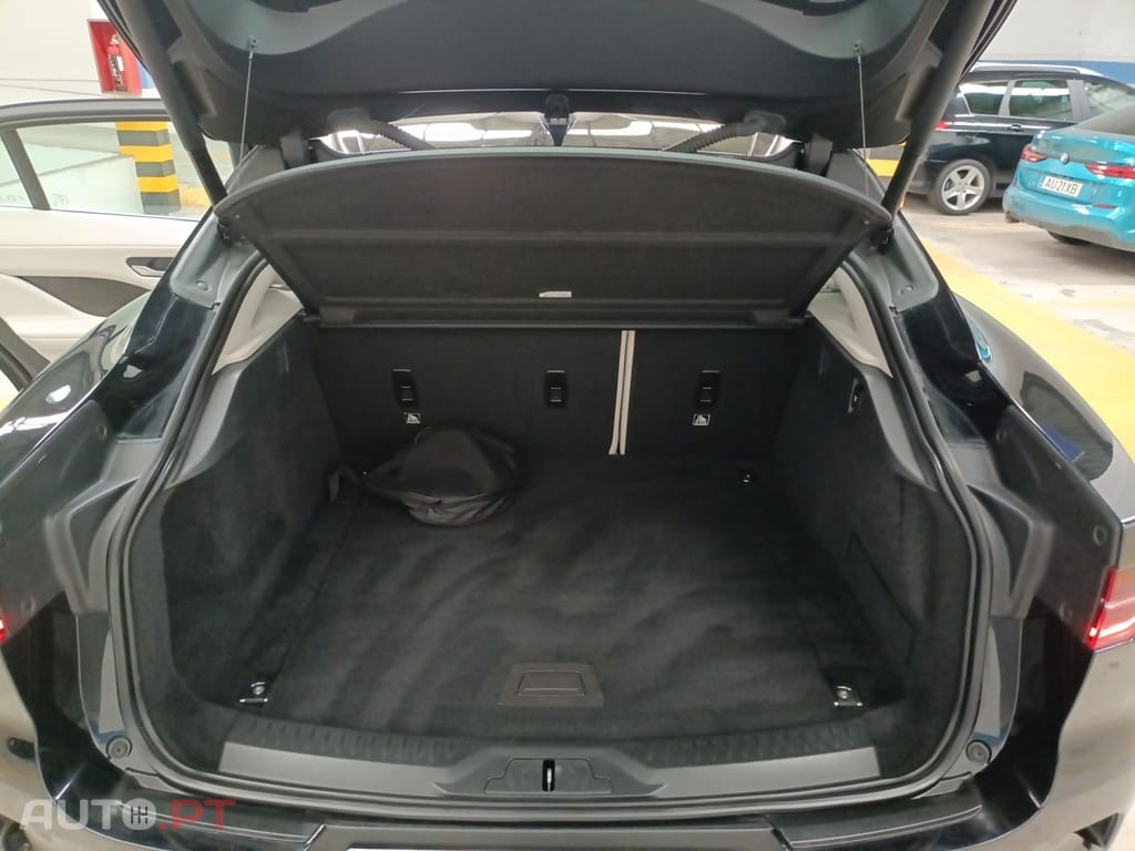 Jaguar I-Pace EV400 AWD SE