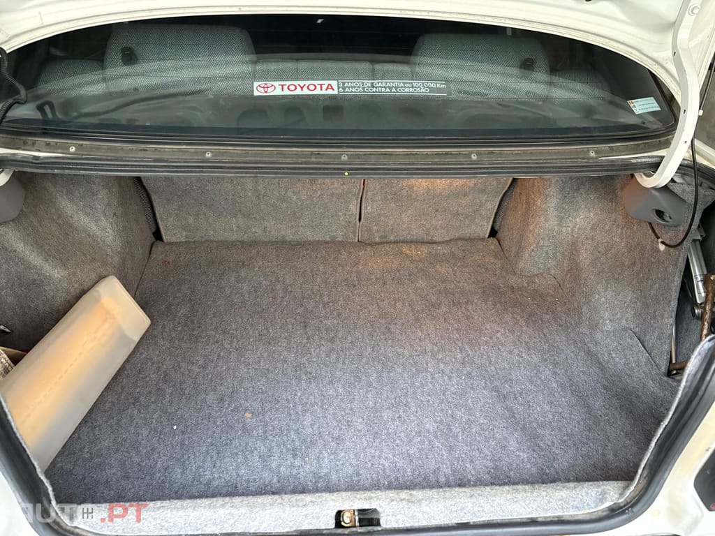 Toyota Corolla Sedan