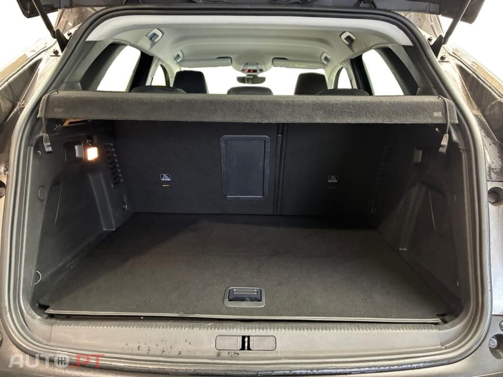 Peugeot 3008 1.6 Hybrid Allure Pack e-EAT8