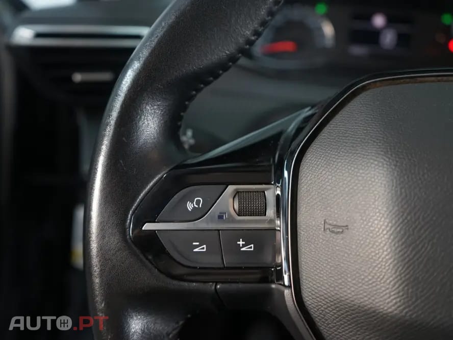 Peugeot 2008 1.2 PureTech Allure