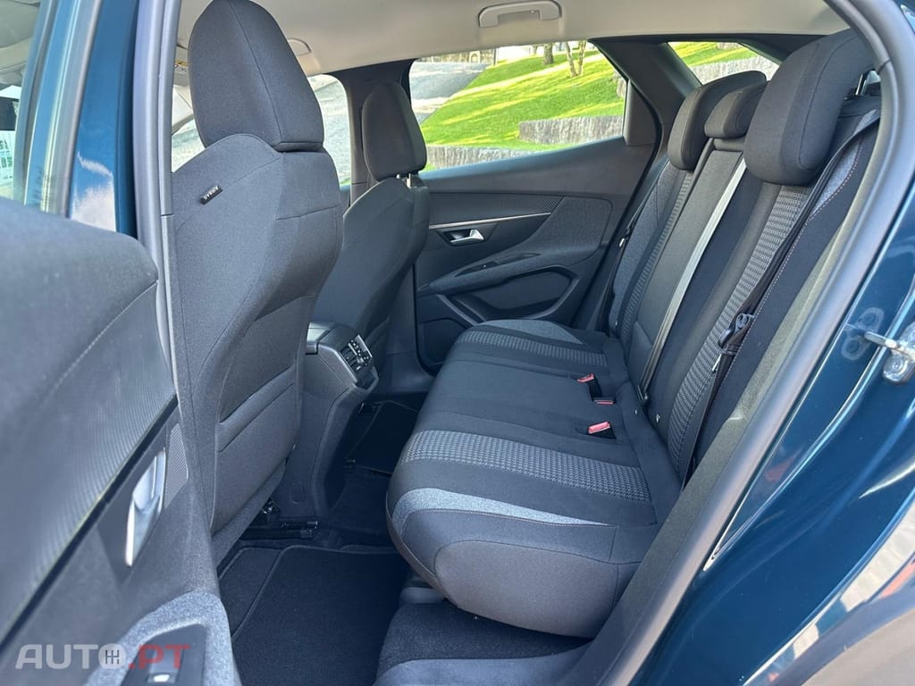 Peugeot 3008 1.5 BlueHDi Active