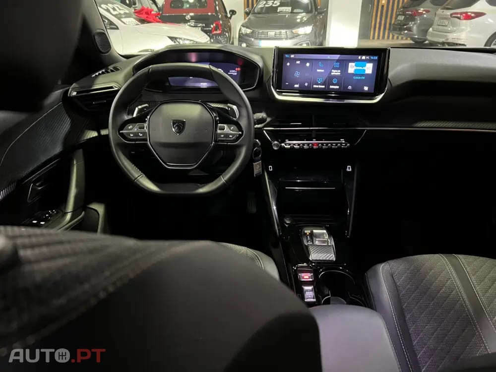 Peugeot 2008 1.2 Hybrid Allure e-DCS6