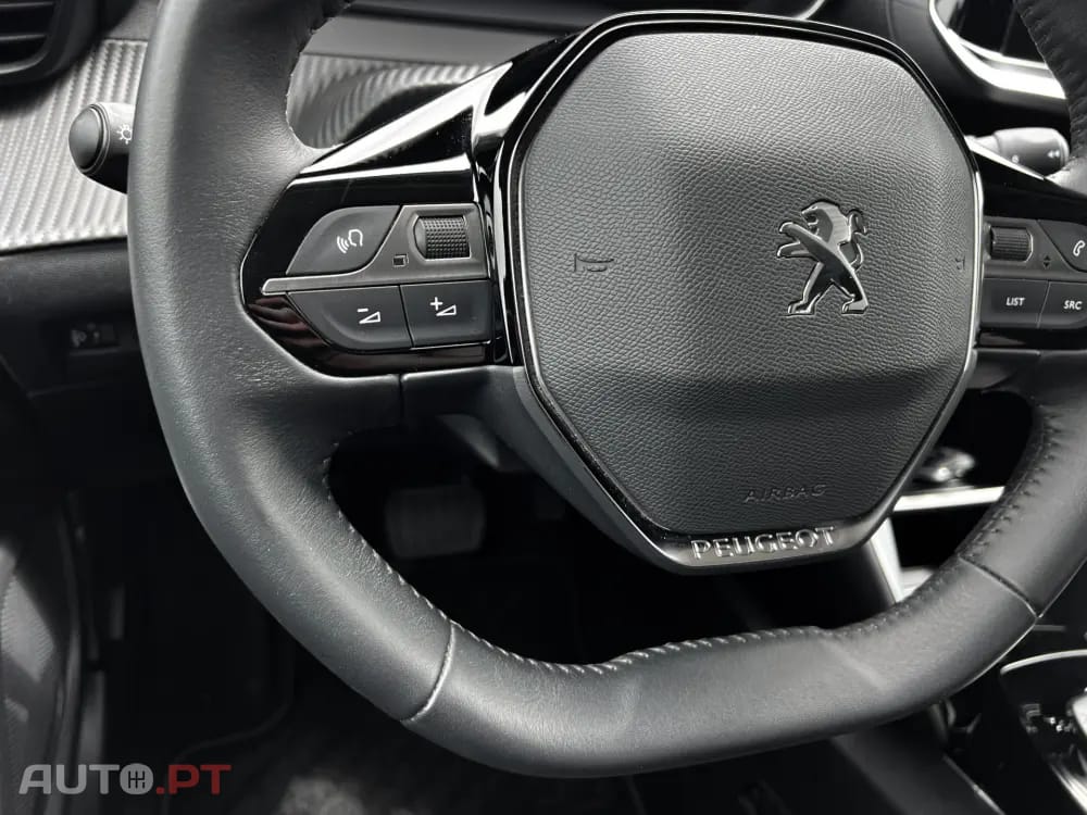 Peugeot E-2008 50 kWh Active Pack