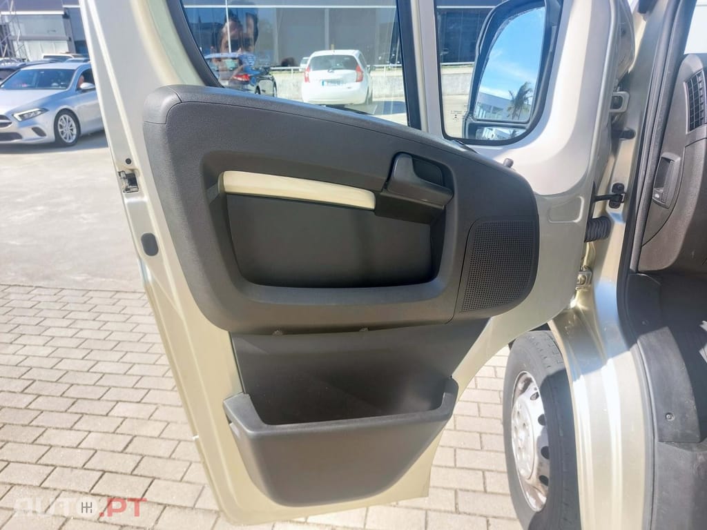 Peugeot Boxer 2.2 BlueHDi 330 L2H2 Premium - 140 cv - IVA Dedutível