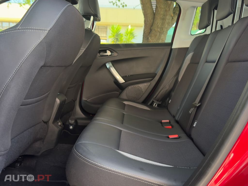Peugeot 2008 1.2 PureTech Allure EAT6