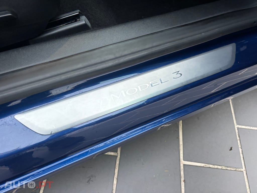 Tesla Model 3 Standard Range Plus RWD